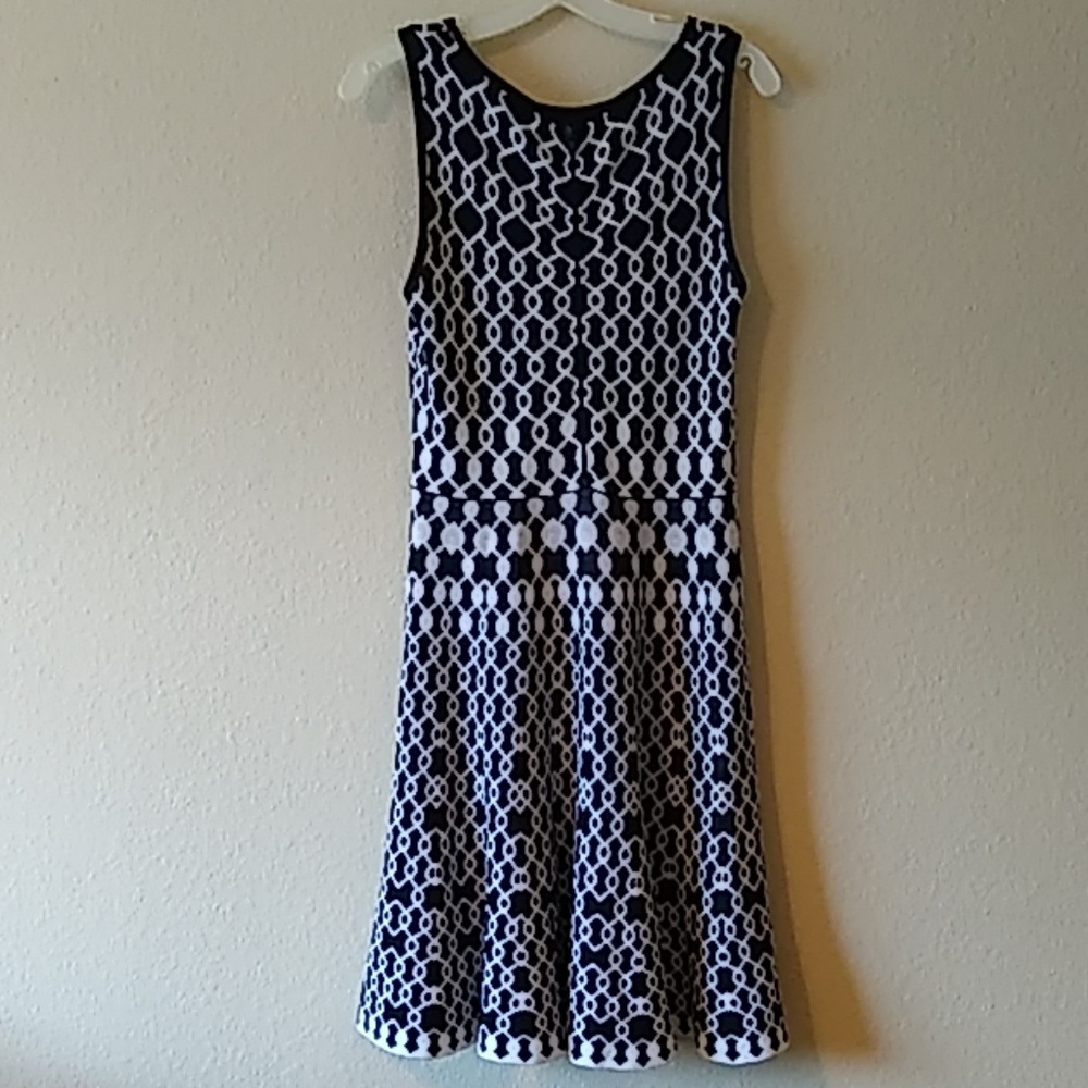 Alice + Olivia Black White Jansley Geometric Print Fit &Flare Pleated Dress - Picture 6 of 8
